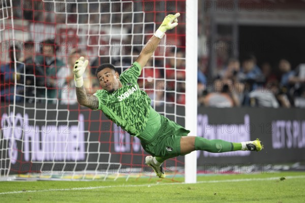 (DFL/DFB REGULATES PROHIBIT ANY USE OF PHOTOGRAPHS AS IMAGE SEQUENCES AND/OR QUASI-VIDEO), RheinEnergieStadion, Cologne, North Rhine-Westphalia, Alexander Schwolow (SC Freiburg, Goalkeeper, #1), 1. Soccer Bundesliga, 1.FC Köln, SC Freiburg on 31.08.2025 at the RheinEnergieStadion in Cologne Germany