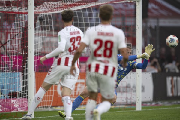 (DFL/DFB REGULATES PROHIBIT ANY USE OF PHOTOGRAPHS AS IMAGE SEQUENCES AND/OR QUASI-VIDEO), RheinEnergieStadion, Cologne, North Rhine-Westphalia, Marvin Schwäbe (1.FC Köln, Goalkeeper, #1), 1. Soccer Bundesliga, 1.FC Köln, SC Freiburg on 31.08.2025 at the RheinEnergieStadion in Cologne Germany