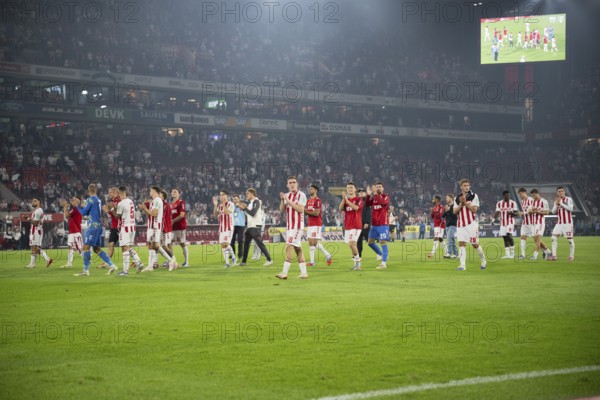 (DFL/DFB REGULATES PROHIBIT ANY USE OF PHOTOGRAPHS AS IMAGE SEQUENCES AND/OR QUASI-VIDEO), RheinEnergieStadion, Cologne, North Rhine-Westphalia, lap of honour after the final whistle, 1st Bundesliga, 1.FC Köln, SC Freiburg on 31.08.2025 at the RheinEnergieStadion in Cologne Germany