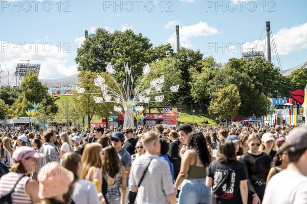 Festival visitors at the Superbloom Festival, Day 2 in the Olympic Park, Munich, 31-08.2025