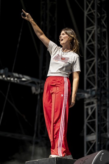 Eva Briegel, singer of the band Juli at the Superbloom Festival, day 2 in the Olympiapark, Munich, 31-08.2025