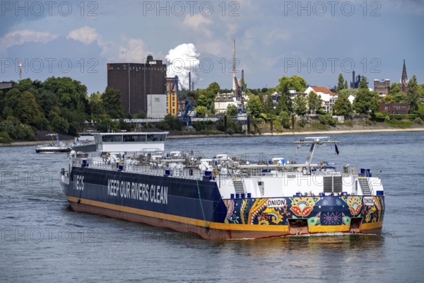INEOS gas tankers transport butane gas from the ARA area, Antwerp-Rotterdam-Amsterdam, to the Ineos cracker plant in Cologne, the Onion has 6 cargo tanks with a capacity of 7 4, 446 tonnes, near Duisburg, North Rhine-Westphalia, Germany