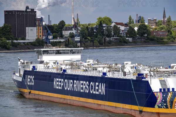 INEOS gas tankers transport butane gas from the ARA area, Antwerp-Rotterdam-Amsterdam, to the Ineos cracker plant in Cologne, the Onion has 6 cargo tanks with a capacity of 7 4, 446 tonnes, near Duisburg, North Rhine-Westphalia, Germany
