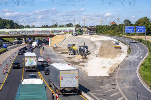 Long-term closure of the slip road from the A40 towards Venlo onto the A3 to Cologne, for three years due to the construction of new bridges at the Duisburg-Kaiserberg motorway junction, complete reconstruction and new construction of the A3 and A40 junction, all bridges, ramps and carriageways will be renewed and partly widened, 8-year construction period, railway bridges running there will also be renewed, North Rhine-Westphalia, Germany
