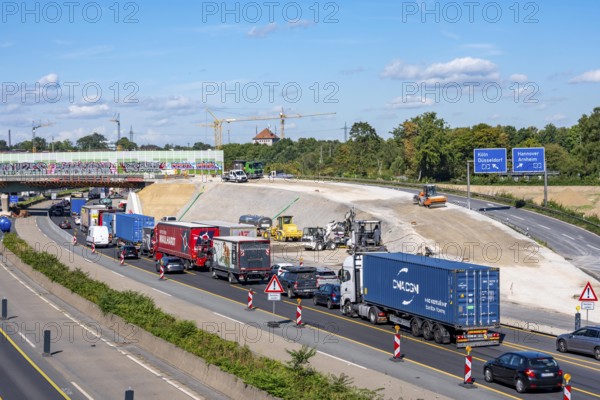 Long-term closure of the slip road from the A40 towards Venlo onto the A3 to Cologne, for three years due to the construction of new bridges at the Duisburg-Kaiserberg motorway junction, complete reconstruction and new construction of the A3 and A40 junction, all bridges, ramps and carriageways will be renewed and partly widened, 8-year construction period, railway bridges running there will also be renewed, North Rhine-Westphalia, Germany