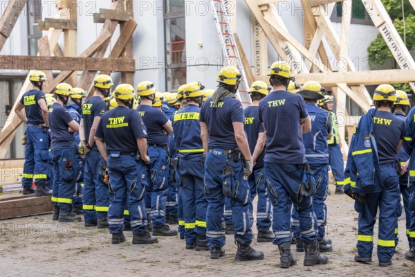 Emergency services at a major exercise lasting several days, FÜLEX25, organised by the THW, Federal Agency for Technical Relief, North Rhine-Westphalia regional association. Over 4 weekends, more than 3500 volunteers from 127 local associations in North Rhine-Westphalia practise many different operational scenarios