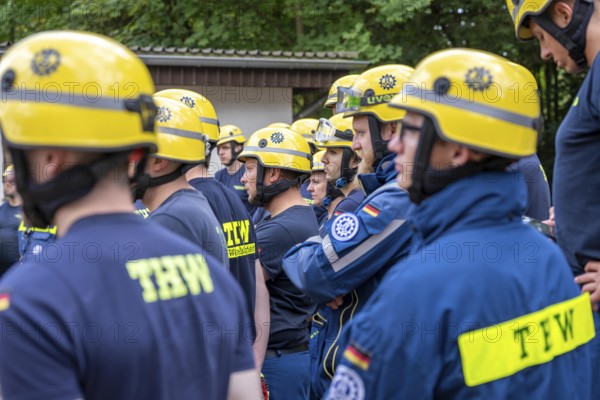 Emergency services at a major exercise lasting several days, FÜLEX25, organised by the THW, Federal Agency for Technical Relief, North Rhine-Westphalia regional association. Over 4 weekends, more than 3500 volunteers from 127 local associations in North Rhine-Westphalia practise many different operational scenarios