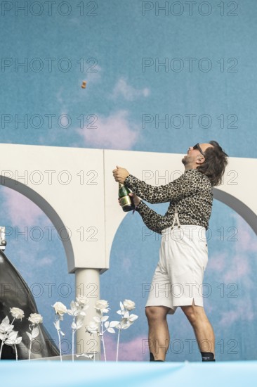 Ralph Stachulla (Keyboarder) of Roy Bianco & Die Abbrunzati Boys with champagne bottle at the Superbloom Festival, Day 1 at Olympiapark, Munich, 30/08/2025