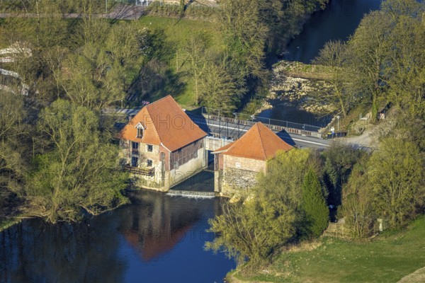Aerial view, Füchtelner Mühle as hydroelectric power station, river Stever and weir Köckelsumer Straße, Olfen-Kirchspiel, Olfen, Münsterland, North Rhine-Westphalia, Germany, DE, Europe, aerial view, aerial photography, aerial photography, mill, overview, bird's-eye view, overview