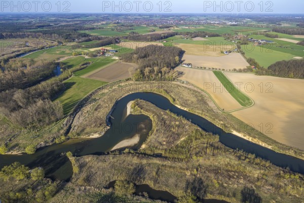 Aerial view, river Lippe meander, Lippe loop, river development and floodplain development of the Lippe Vogelsang, renaturation, city limits Olfen-Datteln, nature reserve Lippe floodplain, meadows and fields with distant view, Olfen-Kirchspiel, Olfen, Münsterland, North Rhine-Westphalia, Germany, DE, Europe, river, river meander, Lippe floodplain, Lippe floodplain loop, aerial view, aerial photography, aerial photography, overview, bird's eye view, birds-eyes view, overview