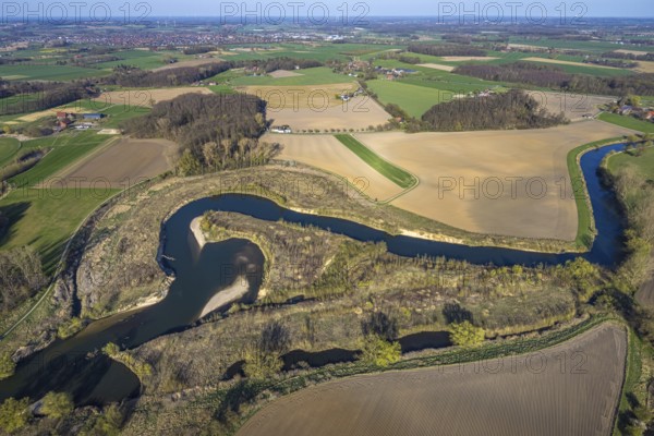 Aerial view, river Lippe meander, Lippe loop, river development and floodplain development of the Lippe Vogelsang, renaturation, city limits Olfen-Datteln, nature reserve Lippe floodplain, meadows and fields with distant view, Olfen-Kirchspiel, Olfen, Münsterland, North Rhine-Westphalia, Germany, DE, Europe, river, river meander, Lippe floodplain, Lippe floodplain loop, aerial view, aerial photography, aerial photography, overview, bird's eye view, birds-eyes view, overview