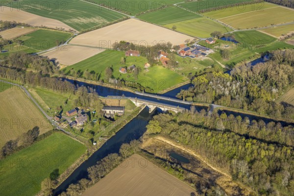 Aerial view, river development and floodplain development of the Lippe Vogelsang, renaturation, old canal bridge river Lippe Alte Fahrt, NSG Lippeaue, city limits Olfen-Datteln, Olfen-Kirchspiel, Olfen, Münsterland, North Rhine-Westphalia, Germany, DE, Europe, river, aerial view, aerial photography, aerial photography, overview, subway, bird's-eye view, bird's-eye view, overview