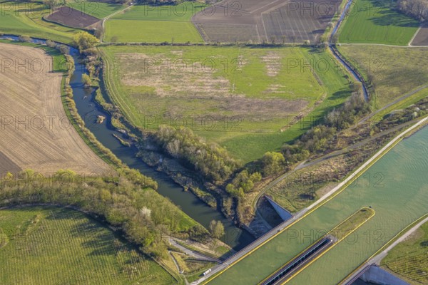 Aerial view, canal bridge Lippe Neue Fahrt, Dortmund-Ems-Kanal, NSG Lippeaue, river and floodplain development of the Lippe Vogelsang, renaturation, city limits Olfen-Datteln, Pelkum, Datteln, Münsterland, North Rhine-Westphalia, Germany, bridge, DE, Europe, river, aerial view, aerial photography, aerial photography, Olfen, overview, subway, bird's-eye view, bird's-eye view, overview