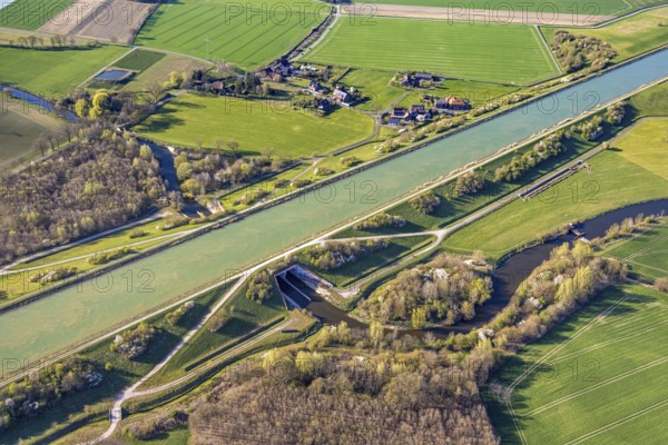 Aerial view, Hohe Mark nature park Park, Datteln-Ems Canal canal overpass and river Stever, Olfen-Kirchspiel, Olfen, Münsterland, North Rhine-Westphalia, Germany, DE, Europe, canal, aerial view, aerial photography, aerial photography, overview, subway, bird's-eye view, birds-eyes view, overview