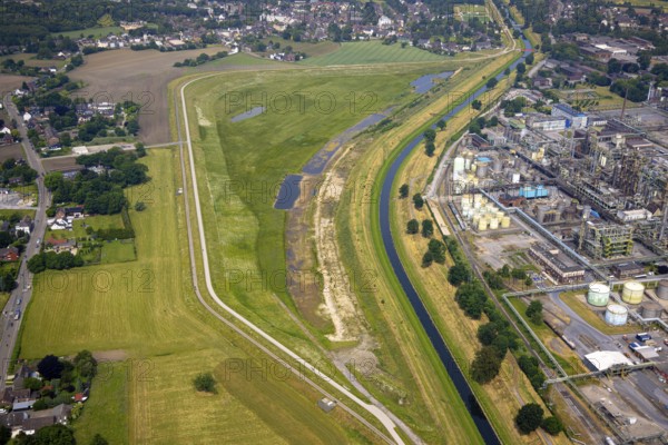 Aerial view, floodplain area Holtener Bruch, floodplain area at the river Emscher, right Oxea plant (Ruhrchemie), Holten, Oberhausen, Ruhr area, North Rhine-Westphalia, Germany, DE, Europe, commercial enterprises, commercial area, commercial property, business park, commercial location, commercial use, industrial area, industrial location, aerial view, aerial photography, aerial photography, overview, bird's-eye view, overview, OberhausenNord
