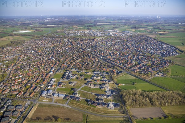 Aerial view, construction area, new development area Olfener Heide, streets with flower names, residential area overview Olfen, Olfen city, Olfen, Münsterland, North Rhine-Westphalia, Germany, construction work, construction area, construction site, building plots, construction project, construction site, DE, Europe, large construction site, property tax, real estate, aerial view, aerial photography, aerial photography, overview, bird's eye view, living and living, residential area, residential quality, residential neighbourhood, housing estate, residential area, birds-eyes view, overview