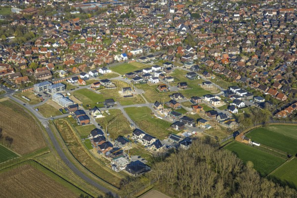 Aerial view, construction area, new development area Olfener Heide, streets with flower names, residential area overview Olfen, Olfen city, Olfen, Münsterland, North Rhine-Westphalia, Germany, construction work, construction area, construction site, building plots, construction project, construction site, DE, Europe, large construction site, property tax, real estate, aerial view, aerial photography, aerial photography, overview, bird's eye view, living and living, residential area, residential quality, residential neighbourhood, housing estate, residential area, birds-eyes view, overview