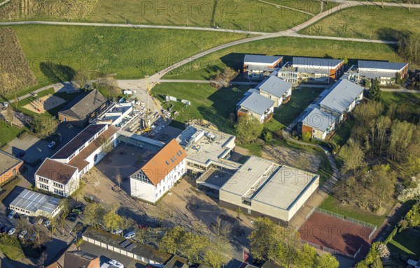 Aerial photo, Wieschhofschule Olfen with construction site, moated castle retirement home, Olfen town, Olfen, Münsterland, North Rhine-Westphalia, Germany, retirement home, retirement home, old people's home, construction work, construction area, building site, building plots, construction project, construction site, care and nursing, education, educational institution, DE, Europe, primary school, educational institute, aerial view, aerial photography, aerial photography, care facility, school, retirement home, retirement home, retirement home, retirement centre, overview, bird's-eye view, overview
