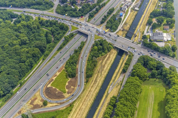 Aerial view, motorway junction Oberhausen-Zentrum and motorway bridges, motorway A42 and federal road B223, river Emscher, construction site, Oberhausen, Ruhr area, North Rhine-Westphalia, Germany, construction work, construction area, construction site, building plots, construction project, DE, Europe, aerial view, aerial photography, aerial photography, new construction, overview, bird's eye view, birds-eyes view, overview, OberhausenSued