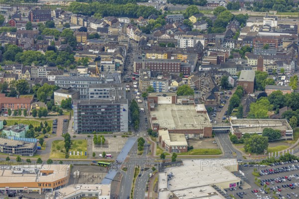 Aerial view, Bahnhofstraße shopping centre Sterkrader Tor with car park and technical town hall, Sterkrade Mitte, Oberhausen, Ruhr area, North Rhine-Westphalia, Germany, DE, shopping centre, shopping place, shopping mall, Europe, aerial view, aerial photography, aerial photography, local supply centre, town hall, shopping centre, overview, bird's-eye view, overview, OberhausenNord