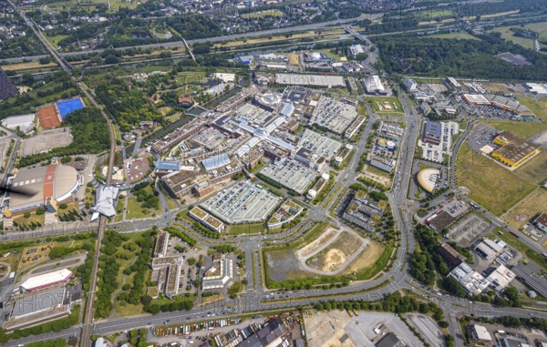 Aerial view, Westfield Centro Einkaufszentrum Neue Mitte, Oberhausen, Ruhr area, North Rhine-Westphalia, Germany, DE, shopping centre, shopping plaza, shopping mall, Europe, aerial view, aerial photography, aerial photography, shopping centre, overview, bird's-eye view, overview, OberhausenSued