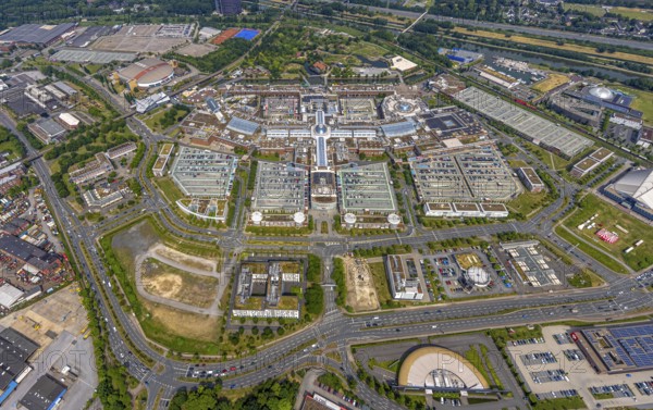 Aerial view, Westfield Centro Einkaufszentrum Neue Mitte, Oberhausen, Ruhr area, North Rhine-Westphalia, Germany, DE, shopping centre, shopping plaza, shopping mall, Europe, aerial view, aerial photography, aerial photography, shopping centre, overview, bird's-eye view, overview, OberhausenSued