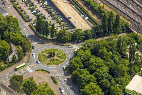 Aerial view, green roundabout Concordiastraße, Hansastraße and Am Förderturm, Oberhausen, Ruhr area, North Rhine-Westphalia, Germany, DE, Europe, roundabout, aerial view, aerial photography, aerial photography, overview, bird's eye view, birds-eyes view, overview, OberhausenSued