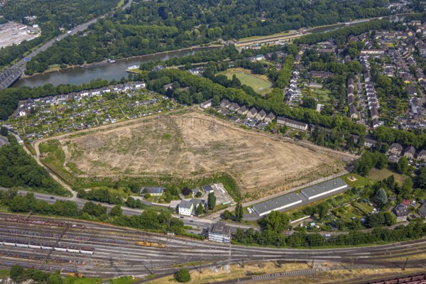 Aerial view, cleared old lime sludge landfill, Rhine-Herne Canal and allotment garden association Lirich e.V. Lirich, Oberhausen, Ruhr area, North Rhine-Westphalia, Germany, DE, landfill, Europe, community garden, allotment garden, allotment garden site, allotment garden association, allotment gardener association, allotment garden colony, aerial view, aerial photography, aerial photography, Rain Carbon GmbH, allotment garden, overview, bird's-eye view, overview, OberhausenSued