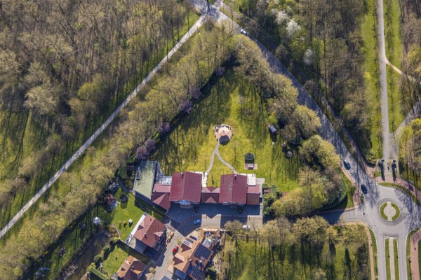 Aerial view, residential building Am Schlossgraben, roundabout Schlossstraße, triangular garden, Nordkirchen, Münsterland, North Rhine-Westphalia, Germany, DE, Europe, aerial view, aerial photography, aerial photography, overview, bird's-eye view, overview