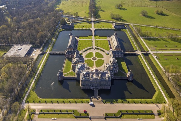 Aerial view, Nordkirchen Castle, baroque castle complex, moated castle, construction site with scaffolding on the facade, Nordkirchen, Münsterland, North Rhine-Westphalia, Germany, baroque residence, construction work, construction area, construction site, construction site, DE, monument protection, Europe, aerial view, aerial photography, aerial photography, castle, overview, Venus Island, Versailles style, bird's eye view, moated castle, birds-eyes view, overview