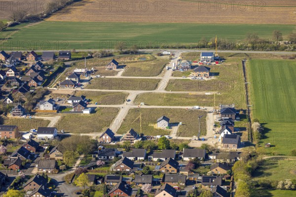 Aerial view, construction site with new building, residential area Großer Kamp, Nordkirchen, Münsterland, North Rhine-Westphalia, Germany, construction work, construction area, construction site, building plots, construction project, construction site, DE, Europe, aerial view, aerial photography, aerial photography, overview, bird's-eye view, overview