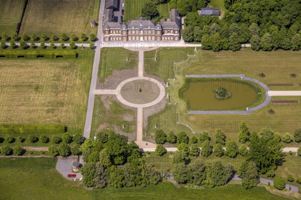 Aerial view, Nordkirchen Castle and Castle Park, Oranienburg, Orangery, former residence of the Prince-Bishops of Münster, also known as the Westphalian Versailles, Nordkirchen, Münsterland, North Rhine-Westphalia, Germany, DE, Europe, aerial view, aerial photography, aerial photography, castle, super wide-angle lens, overview, bird's-eye view, overview Nordkirchen