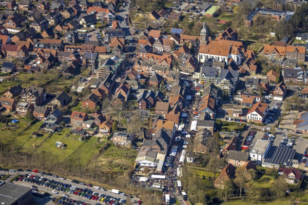 Aerial view, Holland market on the Schlossstraße in Nordkirchen, stalls and 10000 visitors, Nordkirchen, Münsterland, North Rhine-Westphalia, Germany, aerial view, Holland market on the Schlossstraße in Nordkirchen, stalls and 10000 visitors, Münsterland, stalls and 10000 visitors, stalls and 10000 visitors, birds-eyes view, aerial view, aerial photography, aerial photography, overview, bird's eye view, infrastructure, local view, St. Mauritius churches