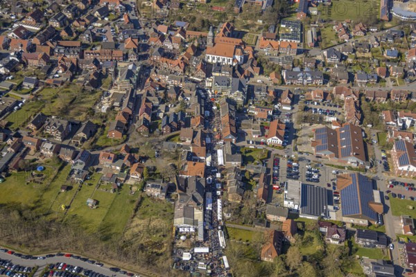 Aerial view, Holland market on the Schlossstraße in Nordkirchen, stalls and 10000 visitors, Nordkirchen, Münsterland, North Rhine-Westphalia, Germany, aerial view, Holland market on the Schlossstraße in Nordkirchen, stalls and 10000 visitors, Münsterland, stalls and 10000 visitors, stalls and 10000 visitors, birds-eyes view, aerial view, aerial photography, aerial photography, overview, bird's eye view, infrastructure, local view, St. Mauritius churches
