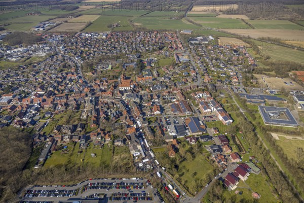 Aerial view, Holland market on the Schlossstraße in Nordkirchen, stalls and 10000 visitors, Nordkirchen, Münsterland, North Rhine-Westphalia, Germany, aerial view, Holland market on the Schlossstraße in Nordkirchen, stalls and 10000 visitors, Münsterland, stalls and 10000 visitors, stalls and 10000 visitors, birds-eyes view, aerial view, aerial photography, aerial photography, overview, bird's eye view, infrastructure, local view, St. Mauritius churches