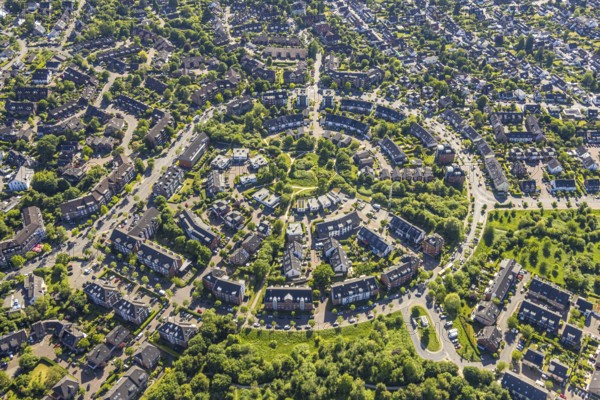 Aerial view, Saarner Kuppe, circular housing estate with Luxemburger Allee, Saarn, Mülheim an der Ruhr, Ruhr area, North Rhine-Westphalia, Germany, DE, Europe, property tax, real estate, aerial view, aerial photography, aerial photography, overview, bird's-eye view, housing estate, housing and living, residential area, quality of living, residential neighbourhood, housing estate, residential district, birds-eyes view, overview