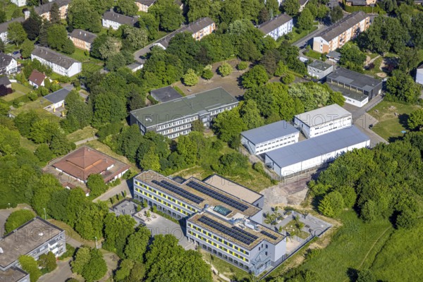 Aerial view, new construction of Saarn comprehensive school with solar roof, Saarn, Mülheim an der Ruhr, Ruhr area, North Rhine-Westphalia, Germany, education, educational institution, DE, Europe, photovoltaic, comprehensive school, educational institute, aerial view, aerial photography, aerial photography, photovoltaic system, school, solar, solar system, solar roof, solar energy, solar panel, solar power system, overview, bird's-eye view, bird's-eye view, overview