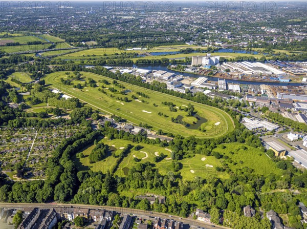 Aerial view, racecourse with golf course Golfclub Mülheim an der Ruhr Raffelberg, Südhafen, Speldorf - Nordwest, Mülheim an der Ruhr, Ruhr Area, North Rhine-Westphalia, Germany, DE, Europe, Golf, Golfanlage, Golfplatz, Golfwiese, Luftaufnahme, Luftbildfotografie, Luftfotografie, Pferderennbahn, Pferdesport, Sport, Übersicht, Vogelperspektive, birds-eyes view, overview