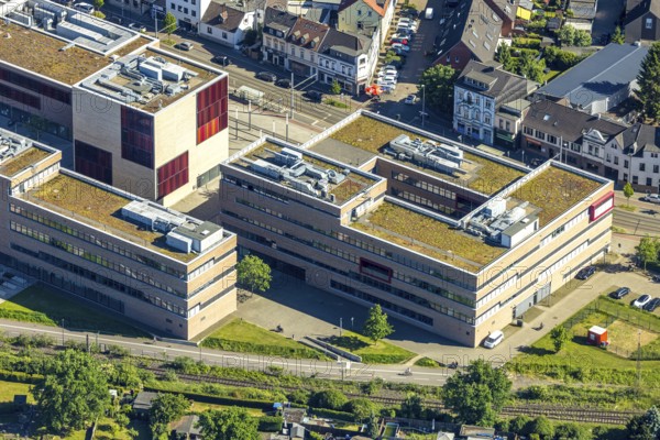 Aerial view, Hochschule Ruhr West - Campus Mülheim, close-up with dead end of the Ruhr RS1 cycle path behind the Hochschule Ruhr-West, Broich, Mülheim an der Ruhr, Ruhr area, North Rhine-Westphalia, Germany, education, educational institution, DE, Europe, university, teaching institute, aerial view, aerial photography, aerial photography, school, school centre, overview, university, bird's-eye view, further education, birds-eyes view, overview