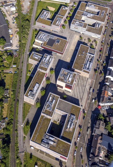 Aerial view, Hochschule Ruhr West - Campus Mülheim, dead end of the Ruhr RS1 cycle highway behind the Hochschule Ruhr-West, Broich, Mülheim an der Ruhr, Ruhr area, North Rhine-Westphalia, Germany, education, educational institution, DE, Europe, university, teaching institute, aerial view, aerial photography, aerial photography, school, school centre, overview, university, bird's eye view, further education, birds-eyes view, overview