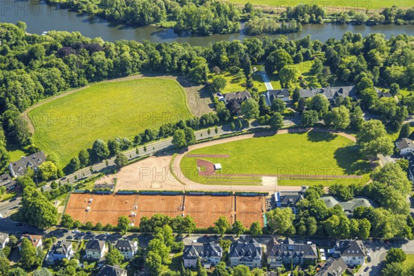 Aerial view, sports facility Kahlenberg with tennis courts Mülheimer Tennisverein am Kahlenberg e.V. at the river Ruhr, Holthausen - West, Mülheim an der Ruhr, Ruhr area, North Rhine-Westphalia, Germany, DE, Europe, aerial view, aerial photography, aerial photography, sports, sports facilities, sports field, sports facility, overview, bird's-eye view, overview