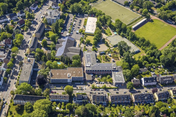 Aerial view, shopping centre with Aldi supermarket and trinkgut, Werdener Weg, Städt. Day care centre for children Villa Kunterbunt and Haus Kuhlendahl - Mülheimer Seniorendienste, Holthausen - West, Mülheim an der Ruhr, Ruhr area, North Rhine-Westphalia, Germany, DE, Europe, aerial view, aerial photography, aerial photography, overview, bird's eye view, birds-eyes view, overview