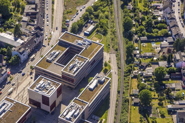 Aerial view, Hochschule Ruhr West - Campus Mülheim, dead end of the Ruhr RS1 cycle highway behind the Hochschule Ruhr-West, Broich, Mülheim an der Ruhr, Ruhr area, North Rhine-Westphalia, Germany, education, educational institution, DE, Europe, university, teaching institute, aerial view, aerial photography, aerial photography, school, school centre, overview, university, bird's eye view, further education, birds-eyes view, overview
