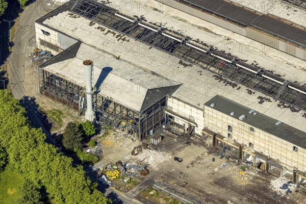 Aerial view, detail shot demolition work Vallourec plant, construction site construction work Flex City (formerly Siemens Techno Park) between Mannesmannallee and Kranbahnallee, Dümpten - West, Mülheim an der Ruhr, Ruhr area, North Rhine-Westphalia, Germany, construction work, construction area, construction site, building site, construction project, construction site, DE, Europe, aerial view, aerial photography, aerial photography, overview, bird's eye view, birds-eyes view, overview