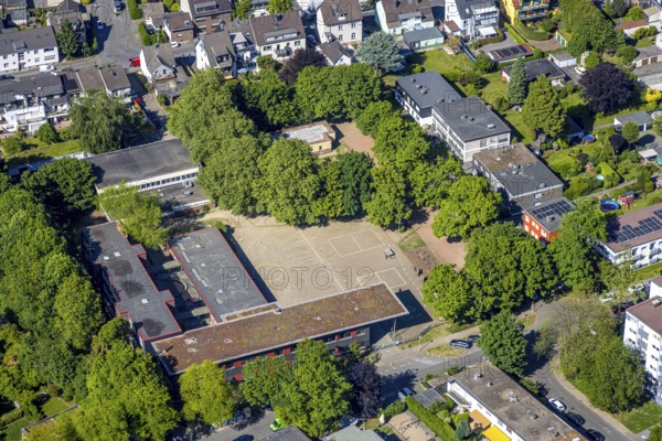 Aerial view, GGS Gemeinschaftsgrundschule an der Heinrichstraße, Altstadt I - Nordost, Mülheim an der Ruhr, Ruhr area, North Rhine-Westphalia, Germany, education, educational institution, DE, Europe, primary school, teaching institute, aerial photograph, aerial photography, aerial photography, school, overview, bird's eye view, birds-eyes view, overview