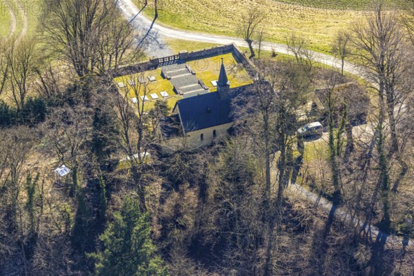 Aerial view, Klausenkapelle, also Michaelskapelle, and cemetery, on the Klausenberg, Meschede-Stadt, Meschede, Sauerland, North Rhine-Westphalia, Germany, burial site, DE, Europe, cemetery, memorial, Gottesacker, graves, burial ground, aerial photograph, aerial photography, aerial photography, resting place, place of interest, overview, bird's-eye view, overview