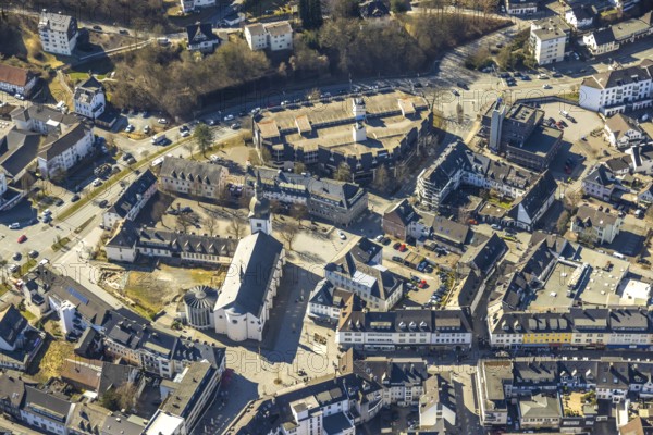 Aerial view, Stiftsplatz and St. Walburga Catholic Church, Stiftscenter car park, Meschede town, Meschede, Sauerland, North Rhine-Westphalia, Germany, place of worship, DE, Europe, religious community, place of worship, holy place, church, parish, denomination, aerial view, aerial photography, aerial photography, religion, religious site, overview, bird's-eye view, overview