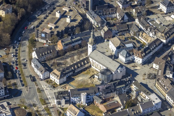 Aerial view, Stiftsplatz and St. Walburga Catholic Church, Stiftscenter car park, Meschede town, Meschede, Sauerland, North Rhine-Westphalia, Germany, place of worship, DE, Europe, religious community, place of worship, holy place, church, parish, denomination, aerial view, aerial photography, aerial photography, religion, religious site, overview, bird's-eye view, overview