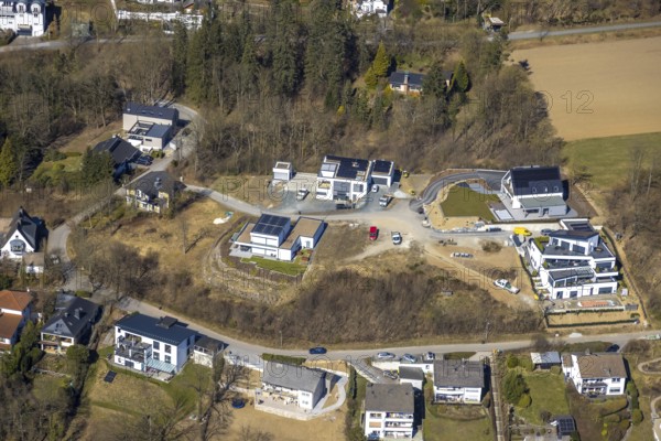 Aerial view, construction site with new residential buildings Unterm Hasenfeld, residential area of a single-family house estate, Meschede-Stadt, Meschede, Sauerland, North Rhine-Westphalia, Germany, construction work, construction area, building site, building plots, construction measure, construction project, construction site, DE, Europe, property tax, real estate, aerial view, aerial photography, aerial photography, new building, overview, bird's-eye view, housing estate, housing and living, residential area, quality of living, residential neighbourhood, housing estate, residential district, birds-eyes view, overview