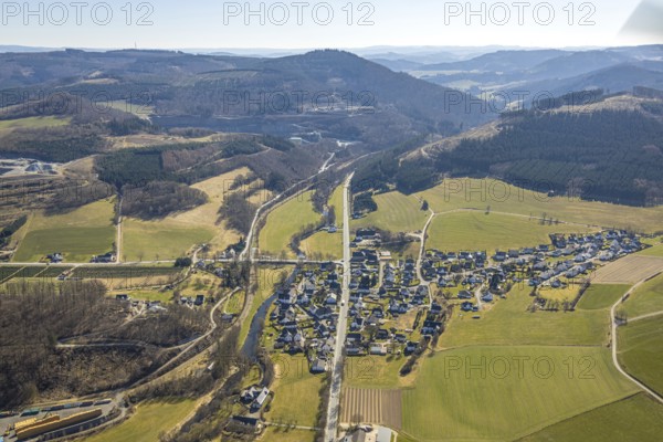 Aerial view, residential area, local view, district Oberberge, forest area and hilly landscape, river Wenne, mountains, Meschede, Sauerland, North Rhine-Westphalia, Germany, DE, Europe, property tax, real estate, aerial view, aerial photography, aerial photography, overview, bird's-eye view, residential complex, living and living, residential area, residential quality, residential neighbourhood, housing estate, residential district, birds-eyes view, overview
